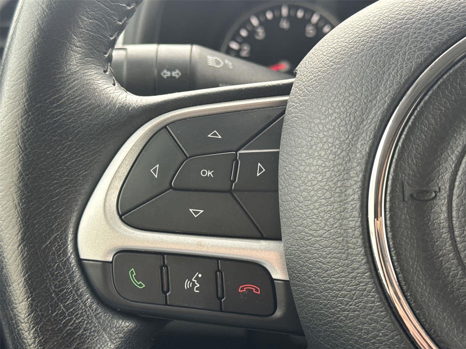 Thumbnail: 2020 Jeep Renegade - 25