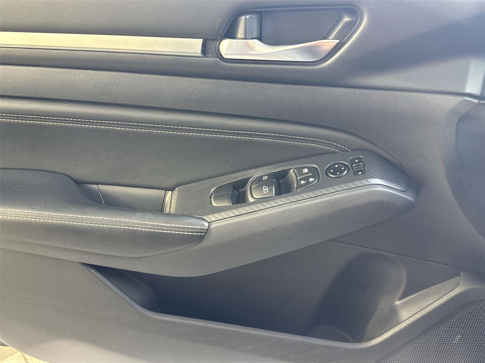 Thumbnail: 2019 Nissan Altima - 20
