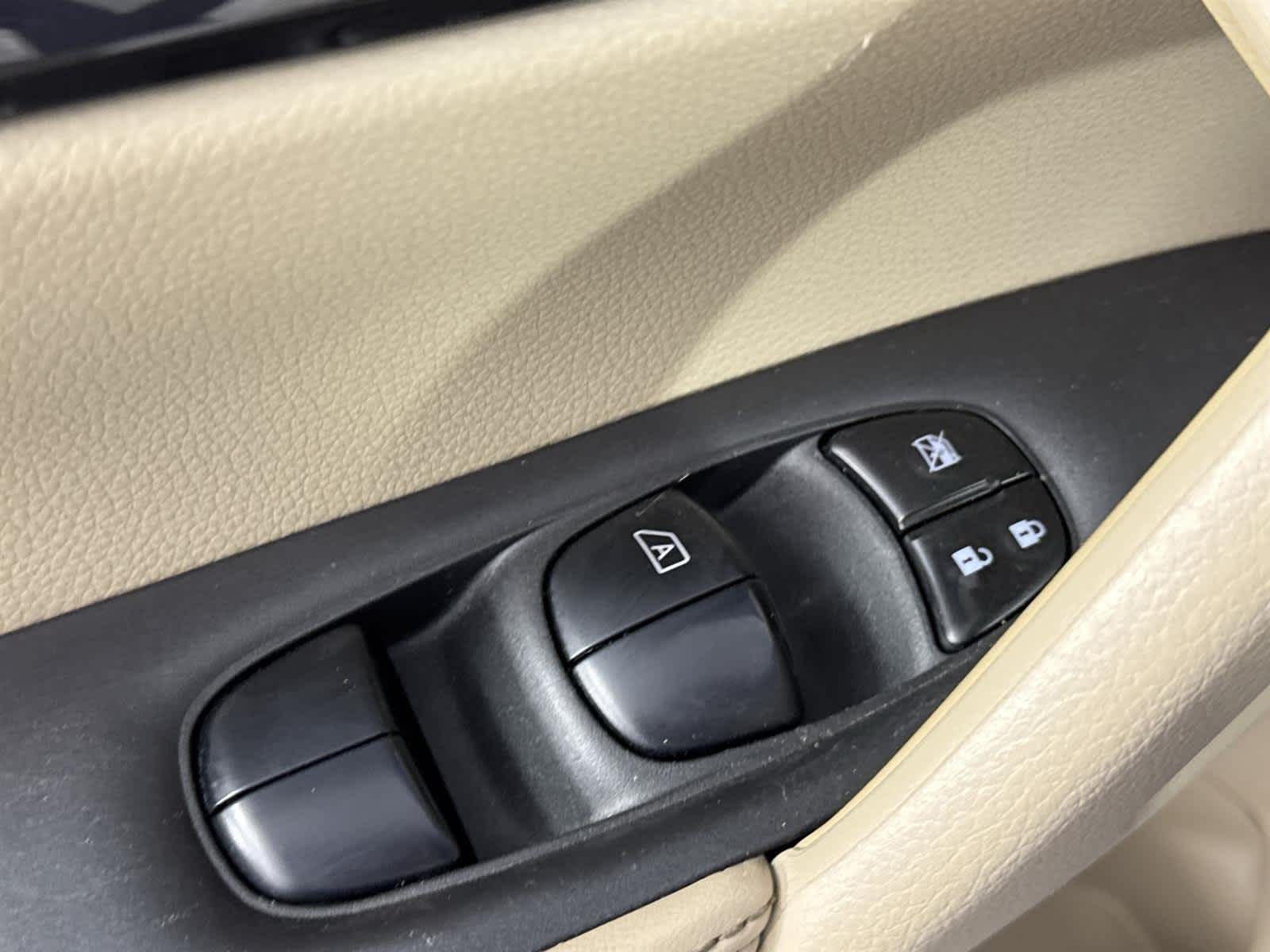 Thumbnail: 2020 Nissan Rogue - 22