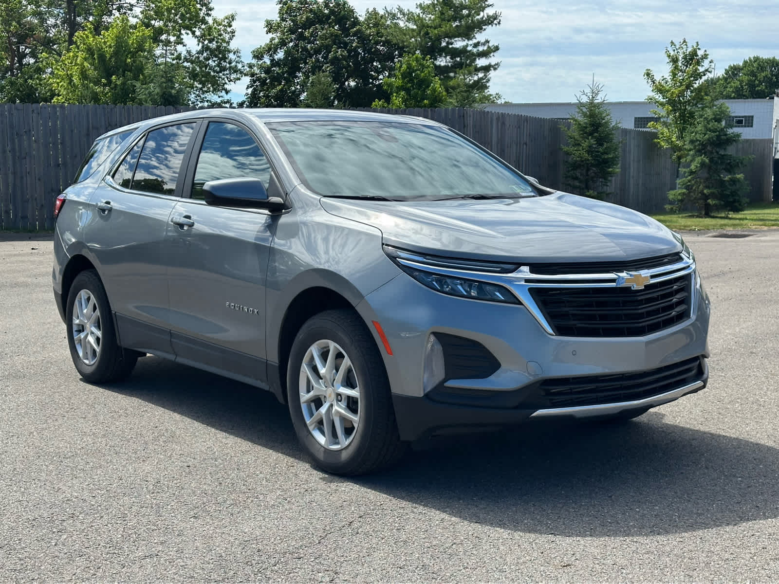 Thumbnail: 2023 Chevrolet Equinox - 3
