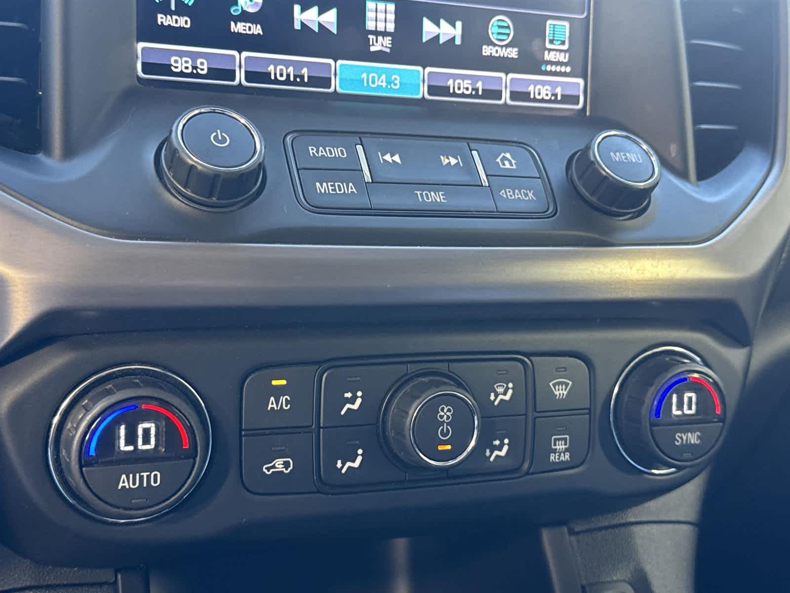 Thumbnail: 2017 GMC Acadia - 21