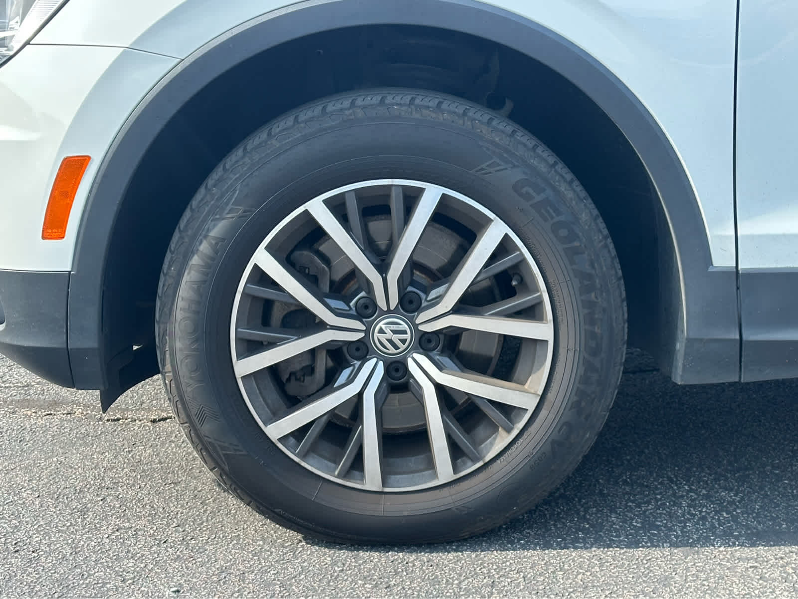 Thumbnail: 2020 Volkswagen Tiguan - 25