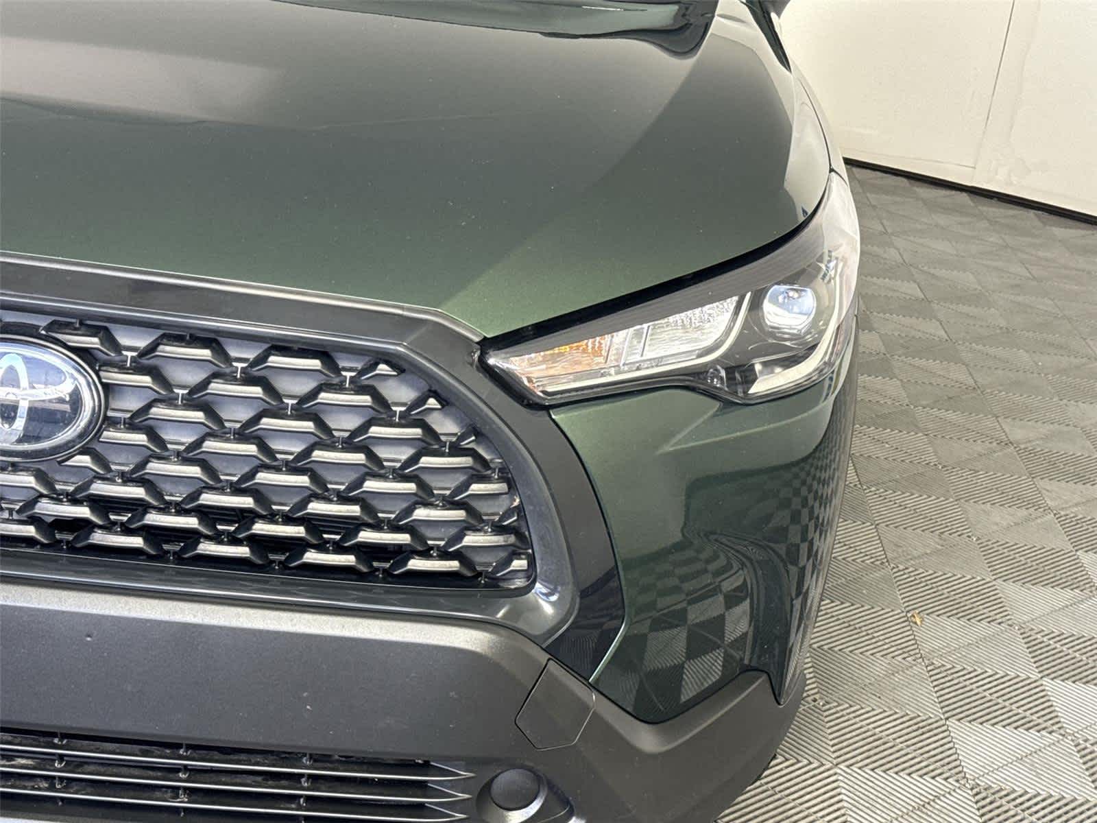 Thumbnail: 2022 Toyota Corolla Cross - 9