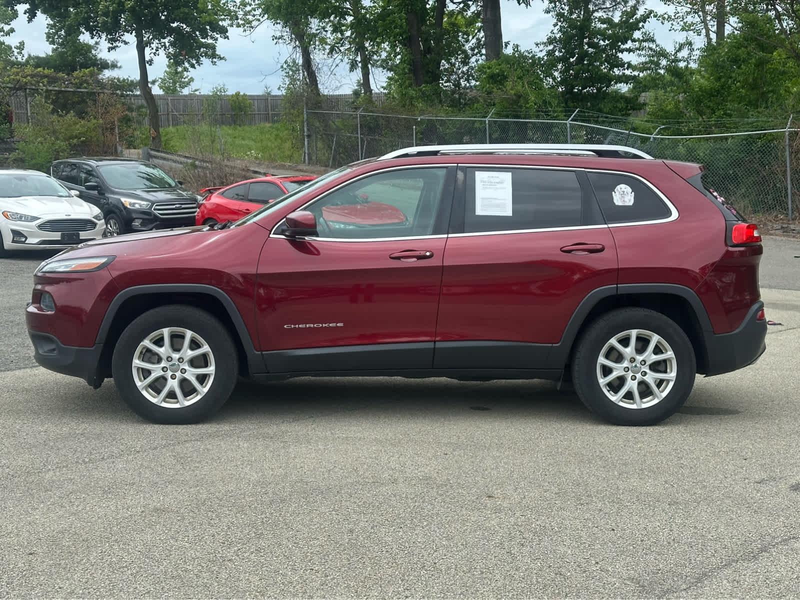 Thumbnail: 2018 Jeep Cherokee - 24
