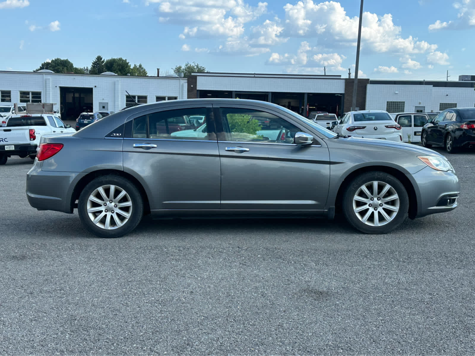 Thumbnail: 2013 Chrysler 200 - 8