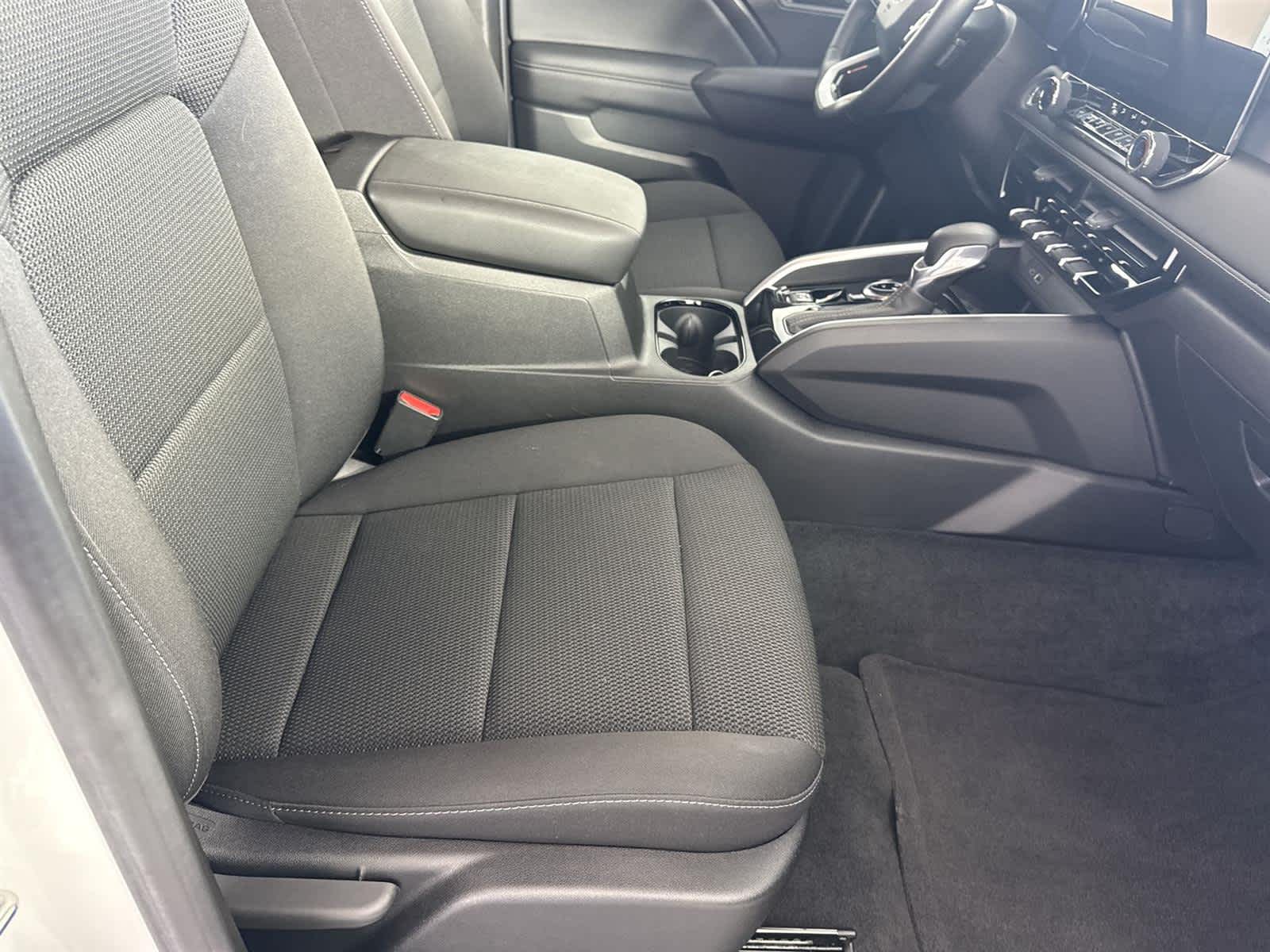 Thumbnail: 2024 Chevrolet Colorado - 16