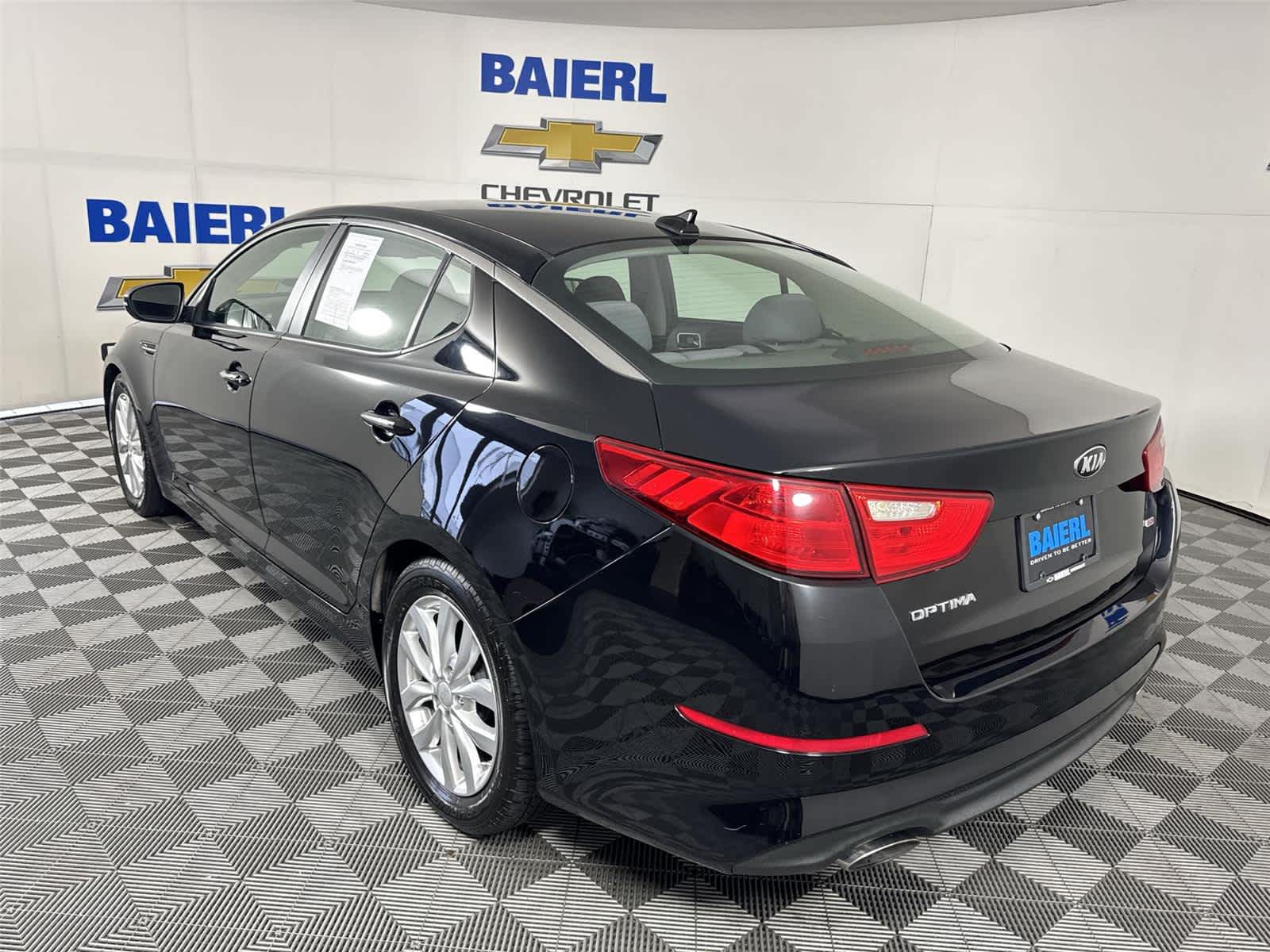 Thumbnail: 2015 Kia Optima - 3