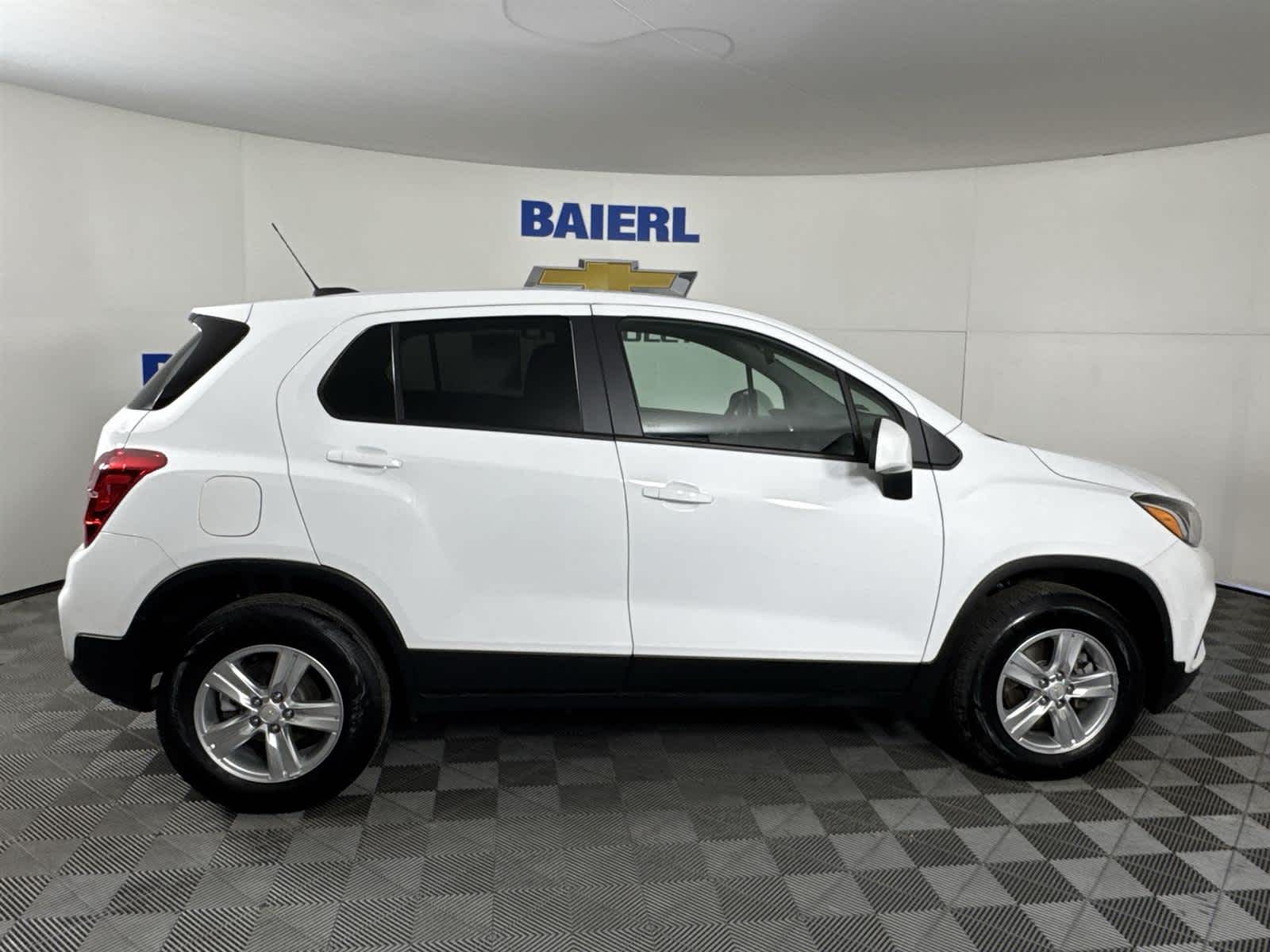 Thumbnail: 2022 Chevrolet Trax - 6