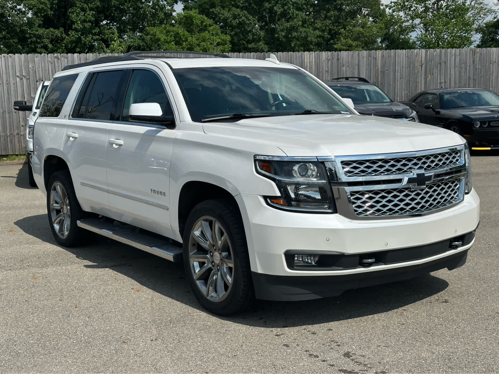 Thumbnail: 2019 Chevrolet Tahoe - 3