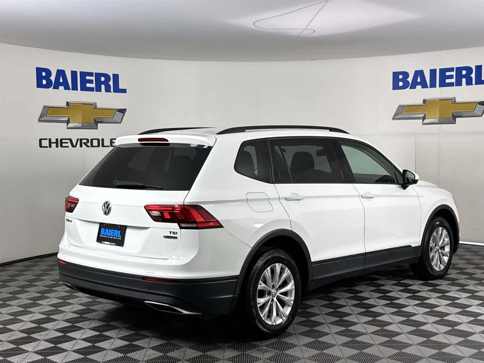 Thumbnail: 2018 Volkswagen Tiguan - 5