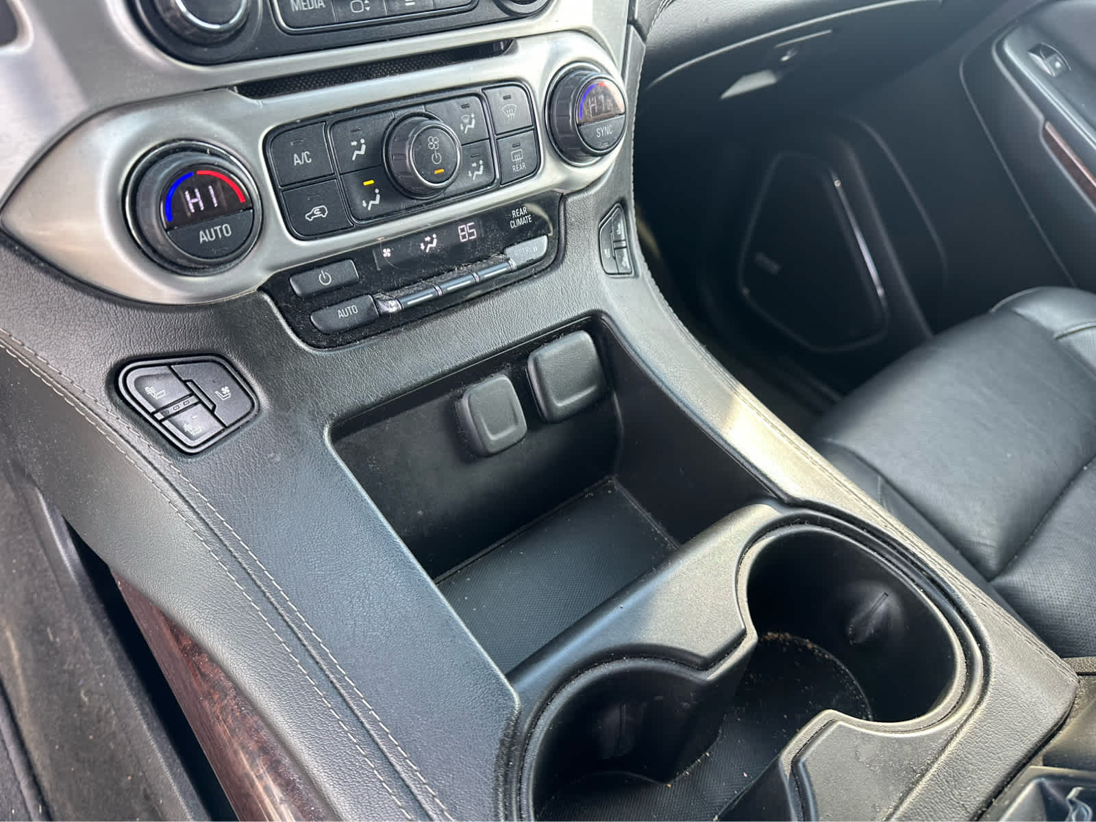 Thumbnail: 2018 GMC Yukon XL - 13