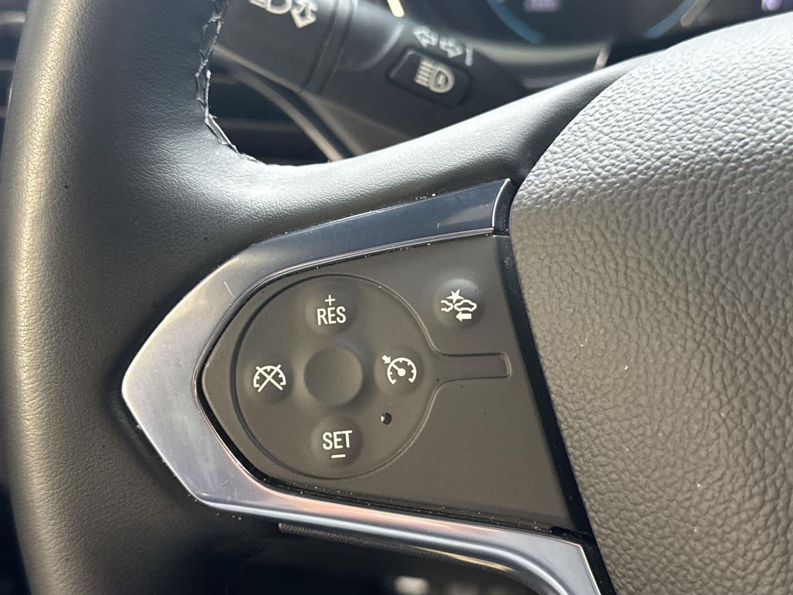 Thumbnail: 2023 Chevrolet Traverse - 26