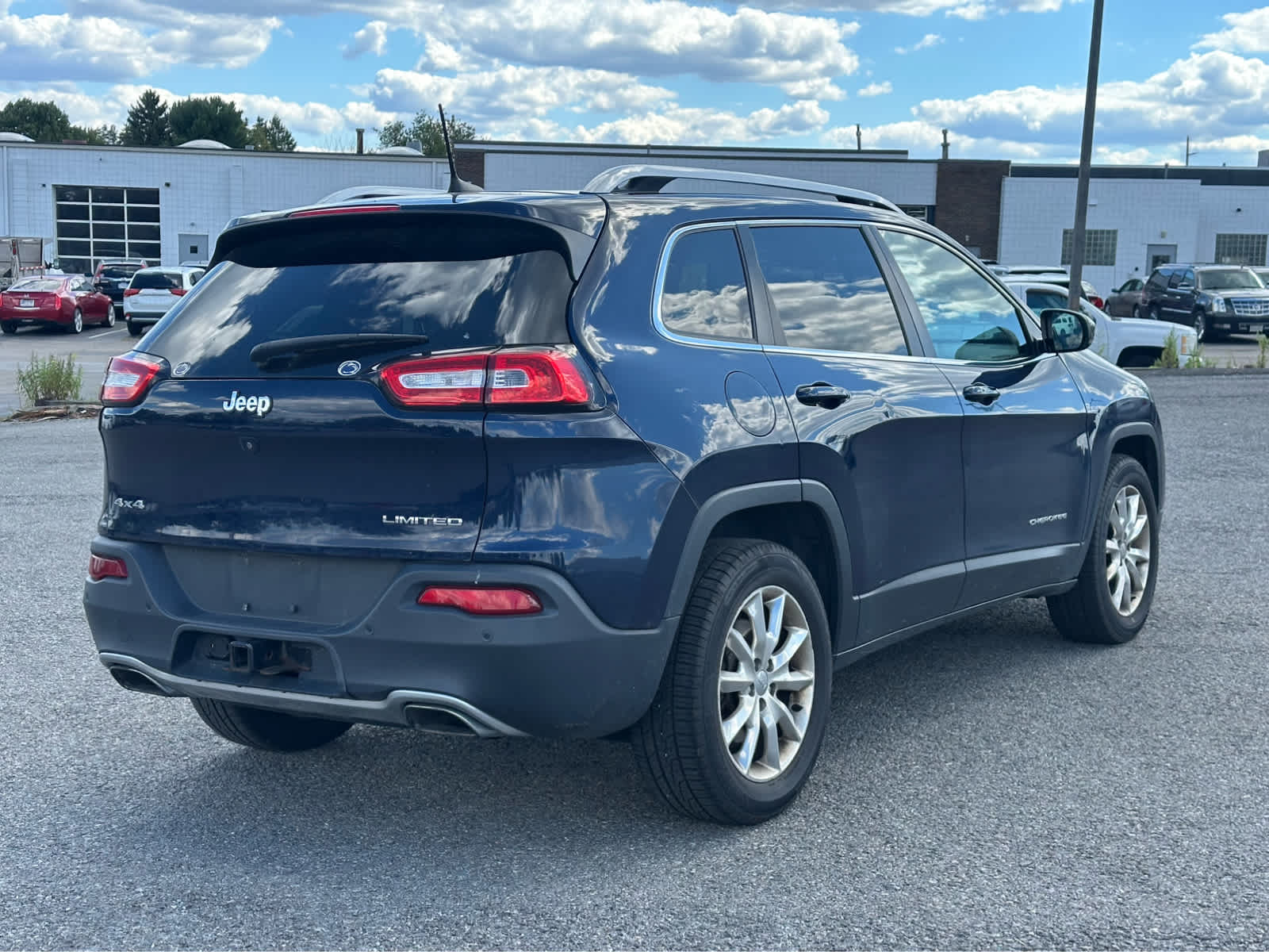 Thumbnail: 2016 Jeep Cherokee - 7
