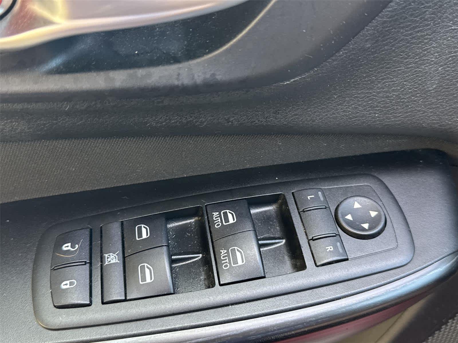 Thumbnail: 2014 Jeep Cherokee - 20
