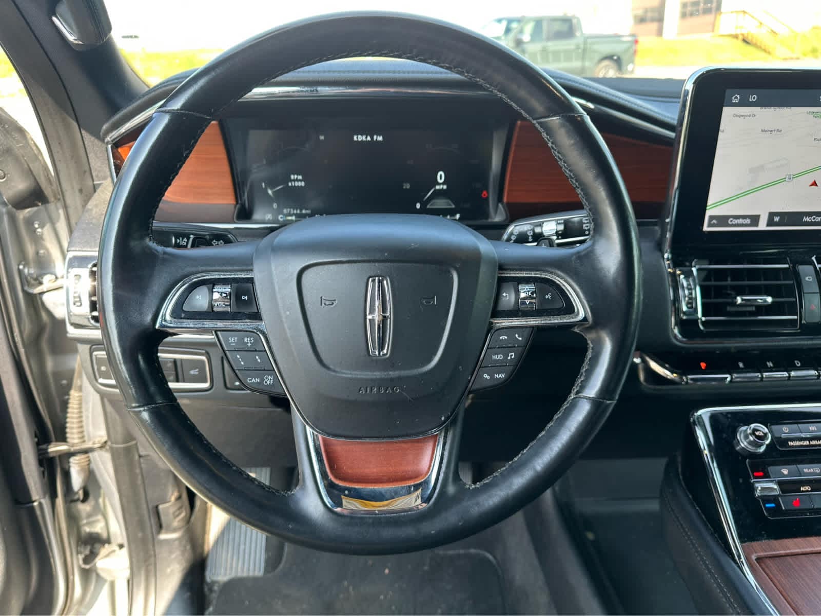 Thumbnail: 2020 Lincoln Navigator L - 12