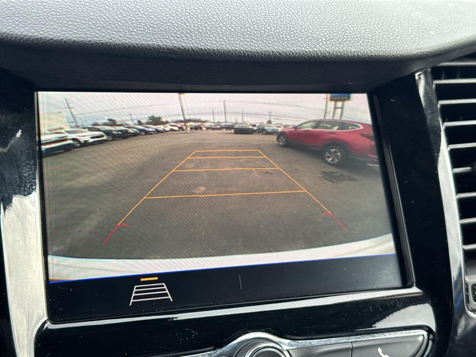 Thumbnail: 2022 Chevrolet Trax - 17