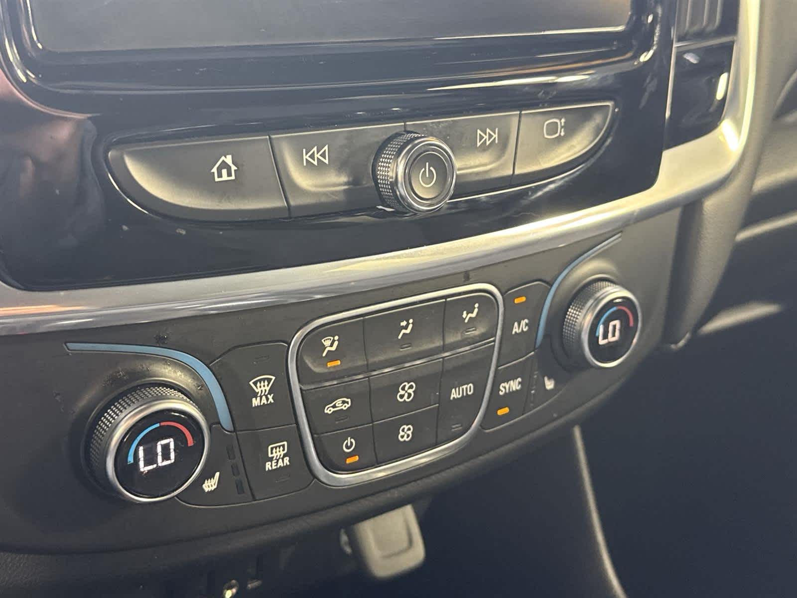 Thumbnail: 2023 Chevrolet Traverse - 20