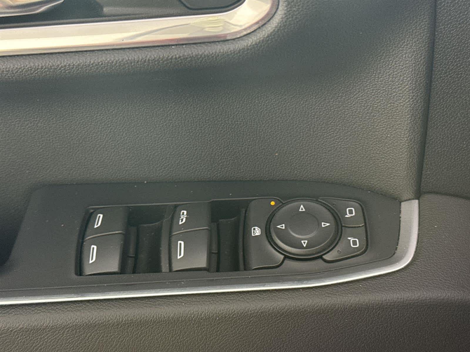 Thumbnail: 2022 Chevrolet Silverado 1500 - 23