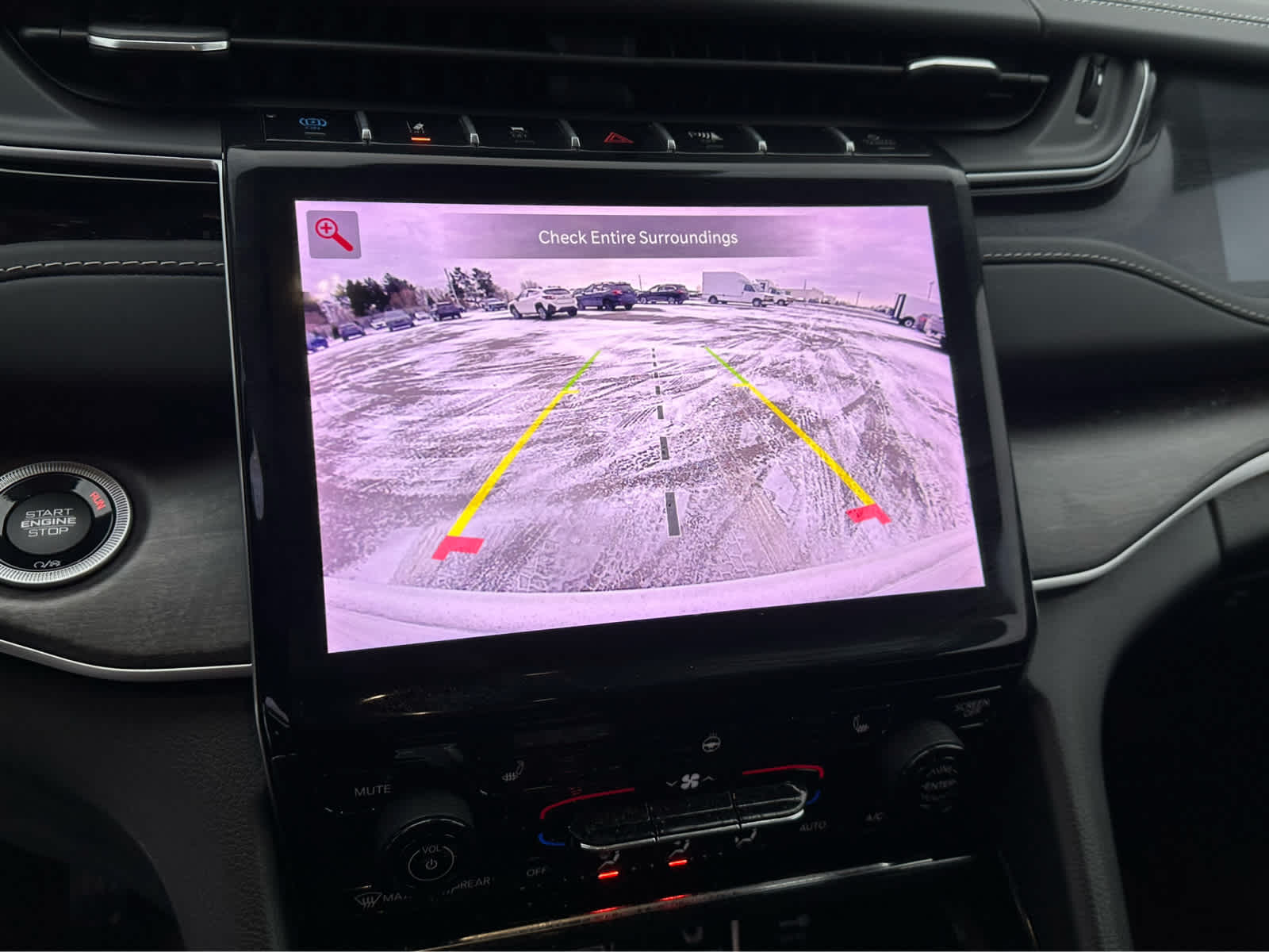 Thumbnail: 2022 Jeep Grand Cherokee - 15