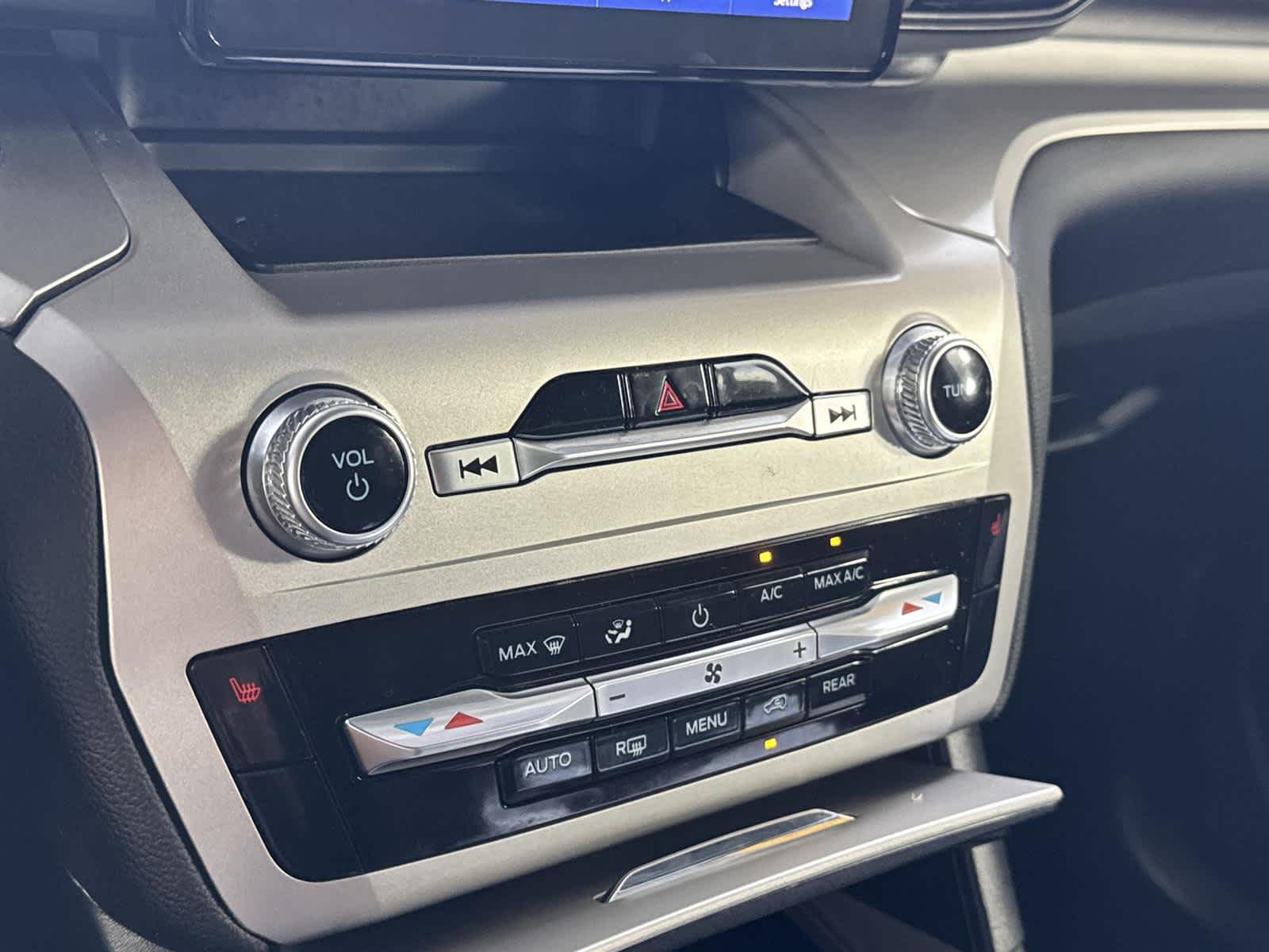 Thumbnail: 2022 Ford Explorer - 17