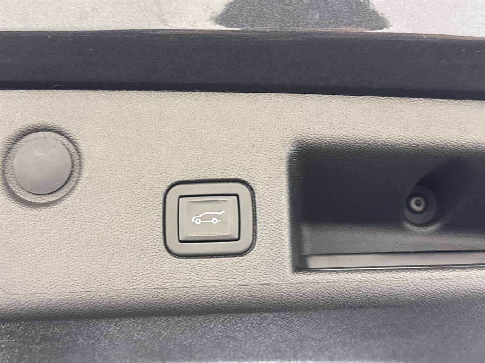 Thumbnail: 2022 Chevrolet Equinox - 16