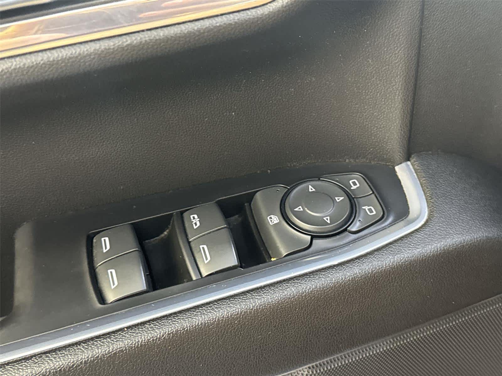 Thumbnail: 2023 Chevrolet Silverado 1500 - 22