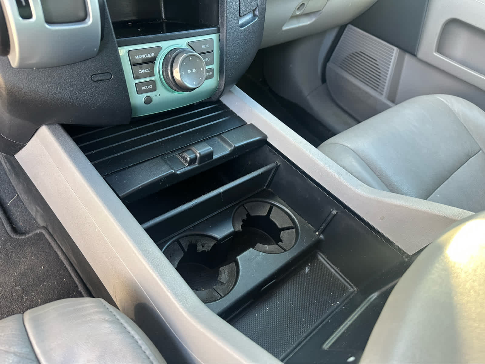 Thumbnail: 2010 Honda Pilot - 13