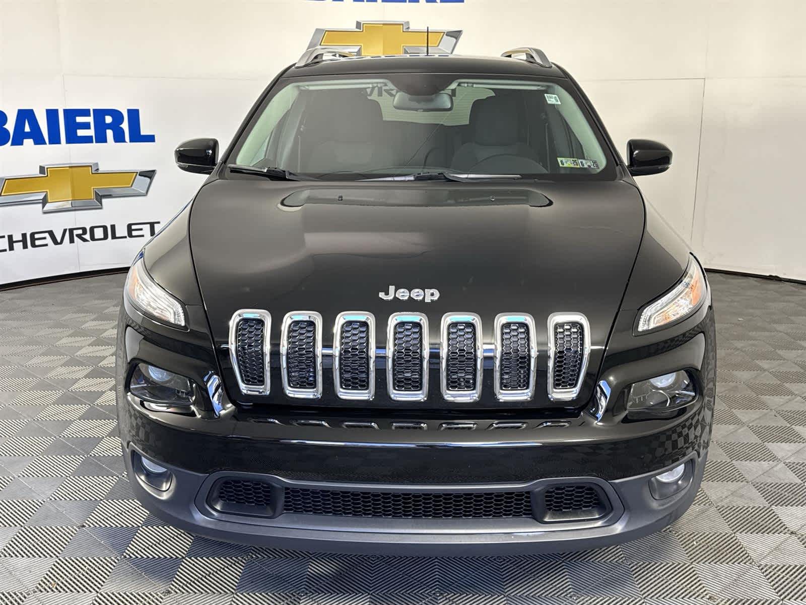 Thumbnail: 2017 Jeep Cherokee - 8