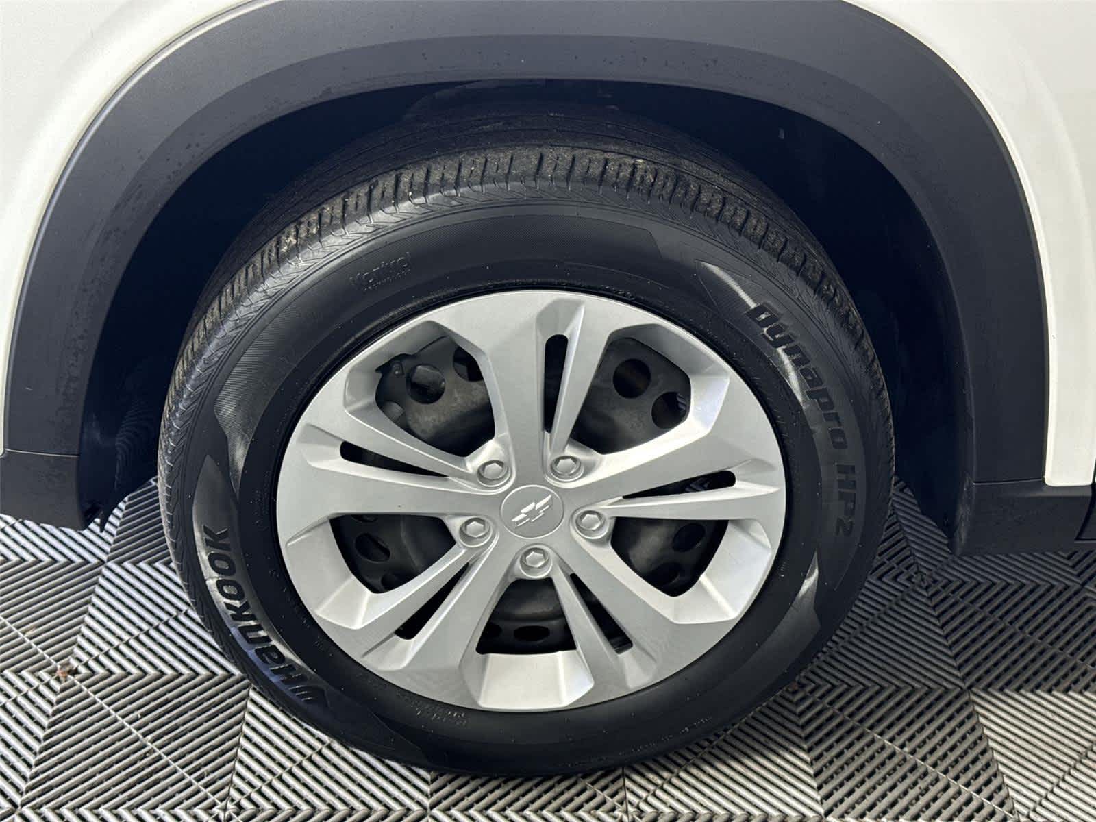 Thumbnail: 2024 Chevrolet Trax - 10