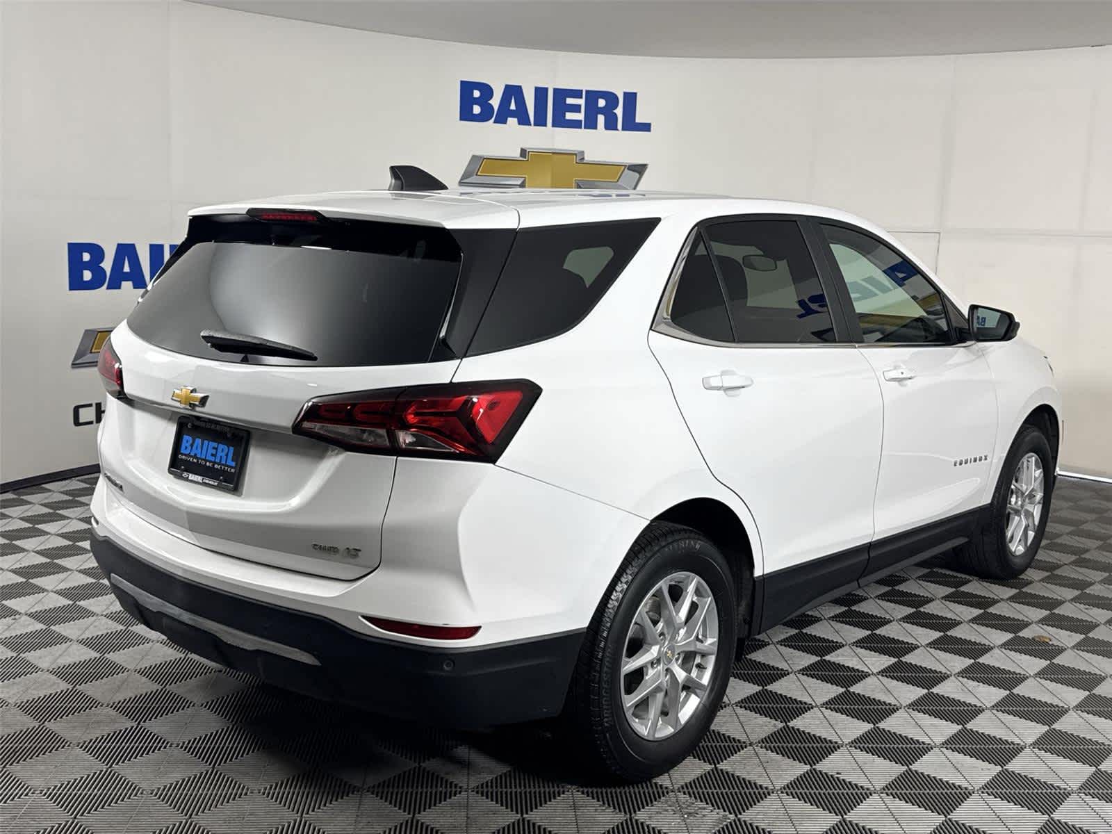 Thumbnail: 2023 Chevrolet Equinox - 5