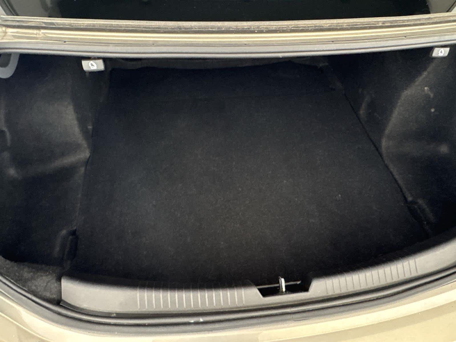 Thumbnail: 2017 Chevrolet Malibu - 15