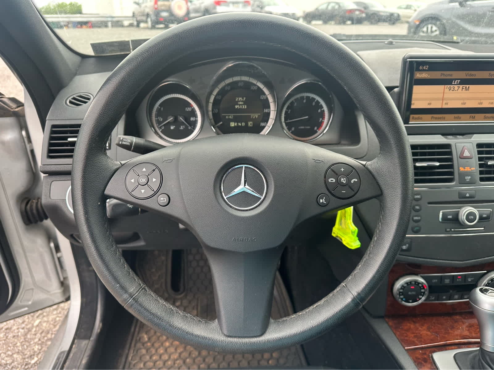 Thumbnail: 2010 Mercedes-Benz C-Class - 12