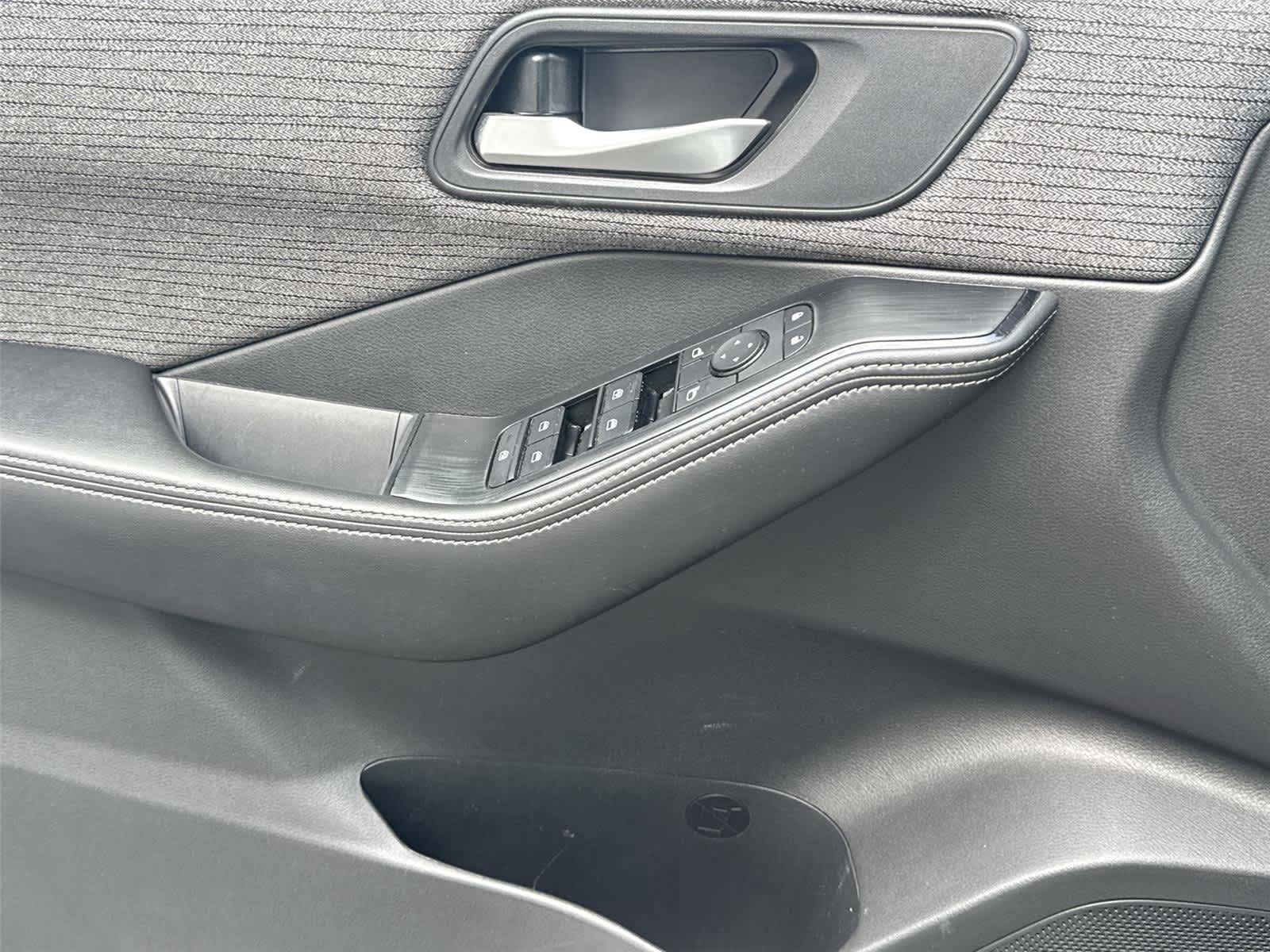 Thumbnail: 2021 Nissan Rogue - 21