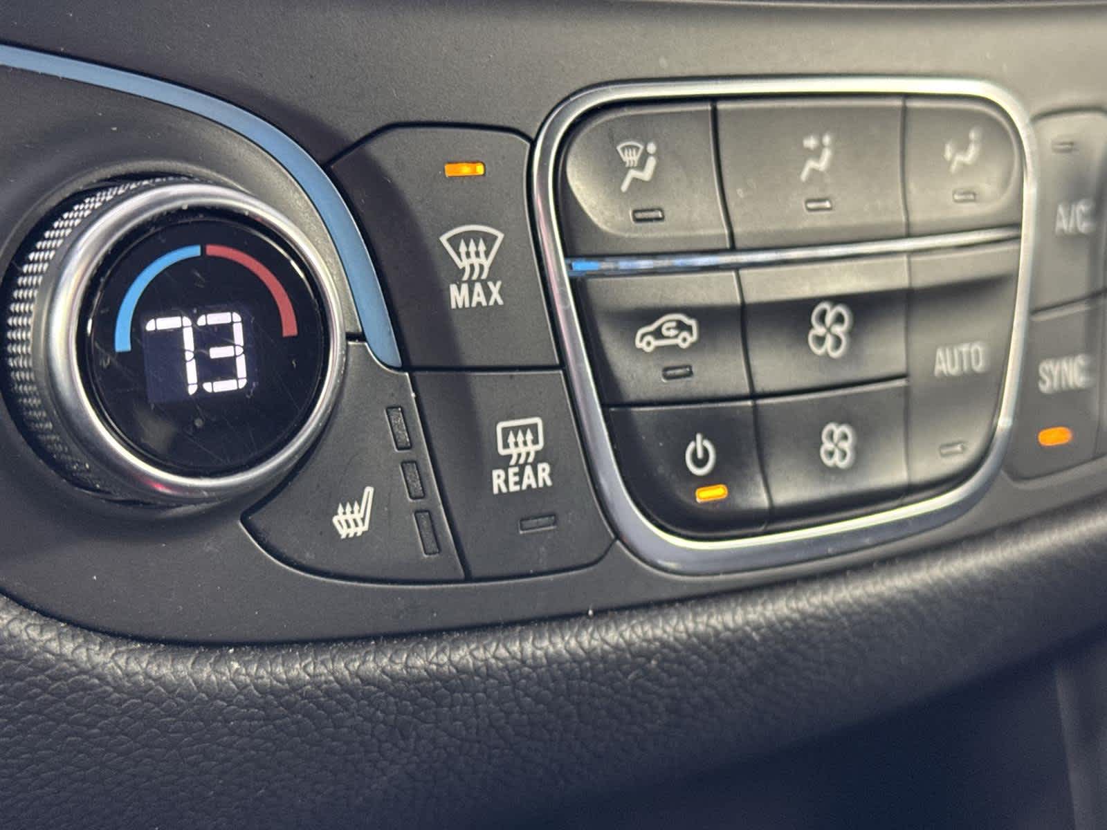 Thumbnail: 2019 Chevrolet Equinox - 19