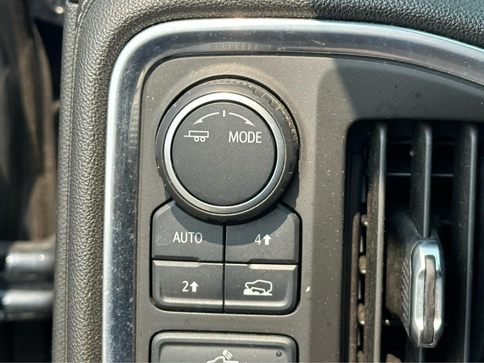 Thumbnail: 2020 Chevrolet Silverado 1500 - 14