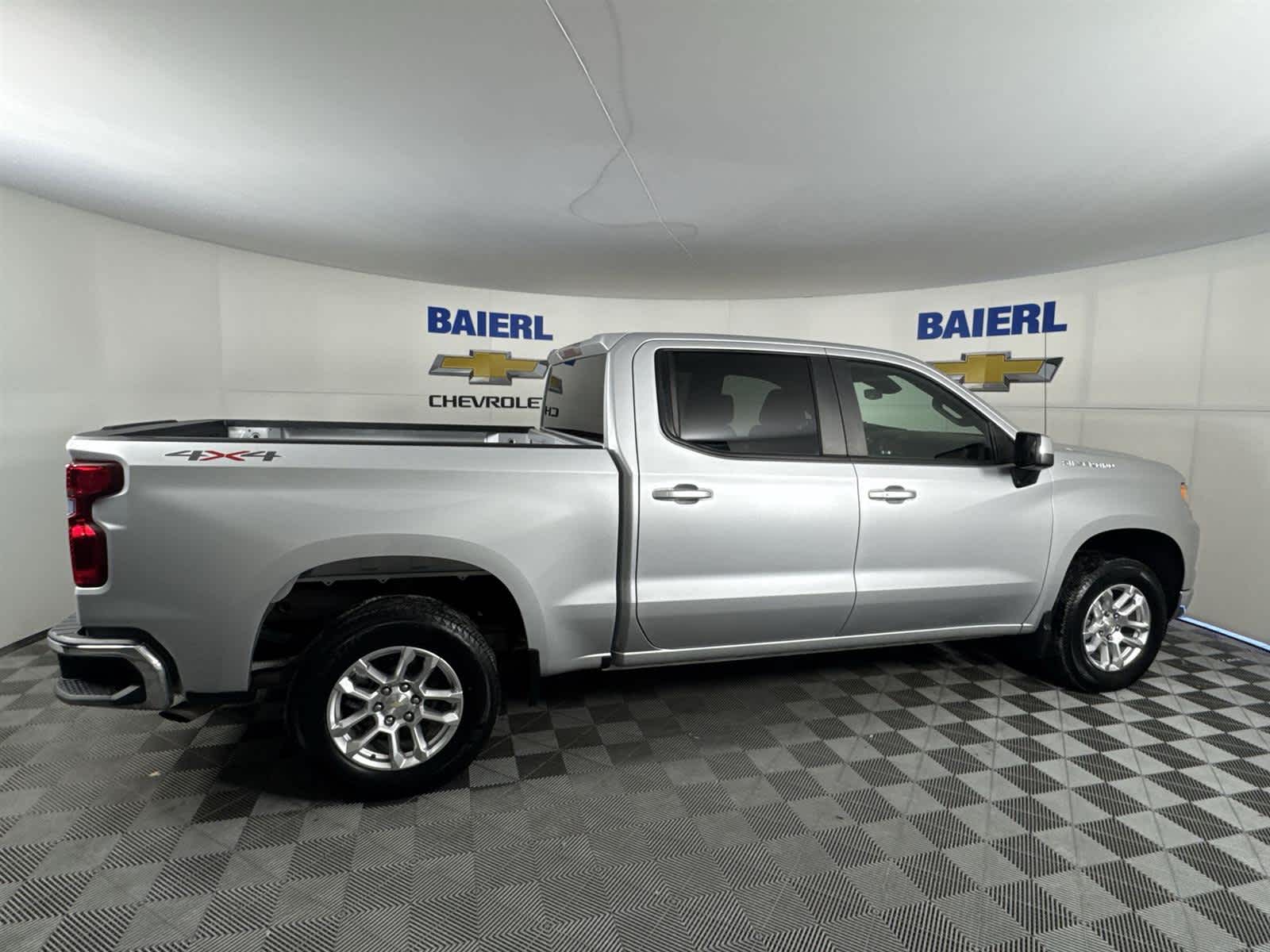 Thumbnail: 2022 Chevrolet Silverado 1500 - 6