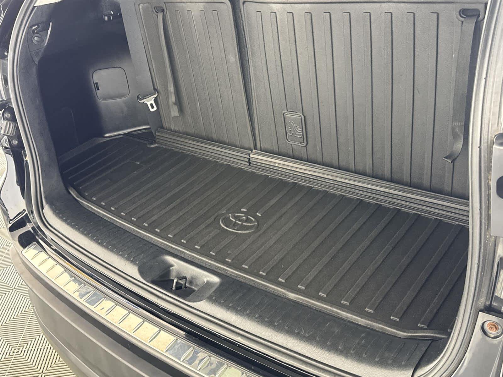 Thumbnail: 2018 Toyota Highlander - 15