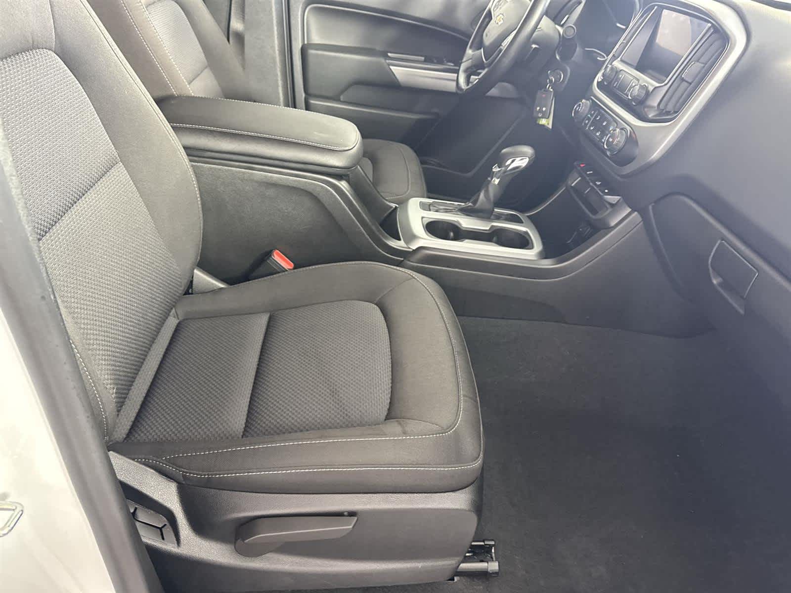 Thumbnail: 2022 Chevrolet Colorado - 16