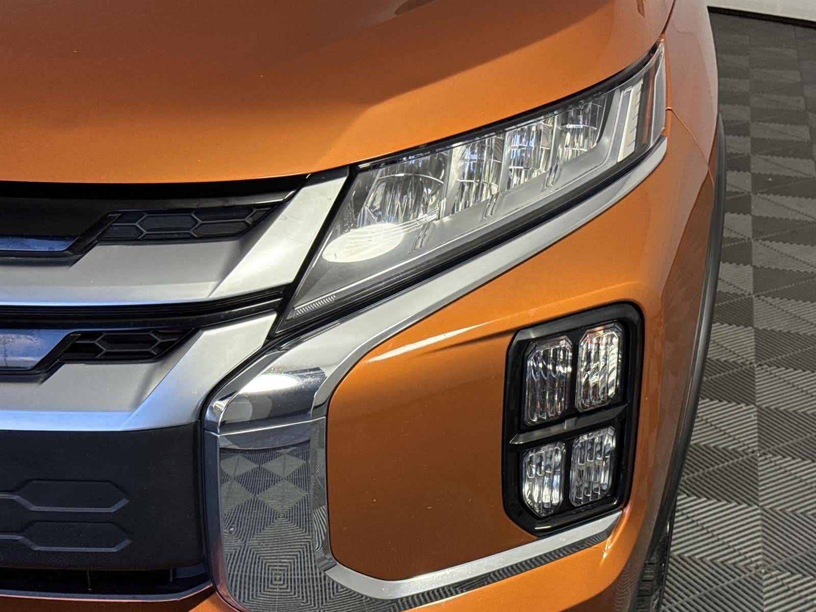 Thumbnail: 2020 Mitsubishi Outlander Sport - 9