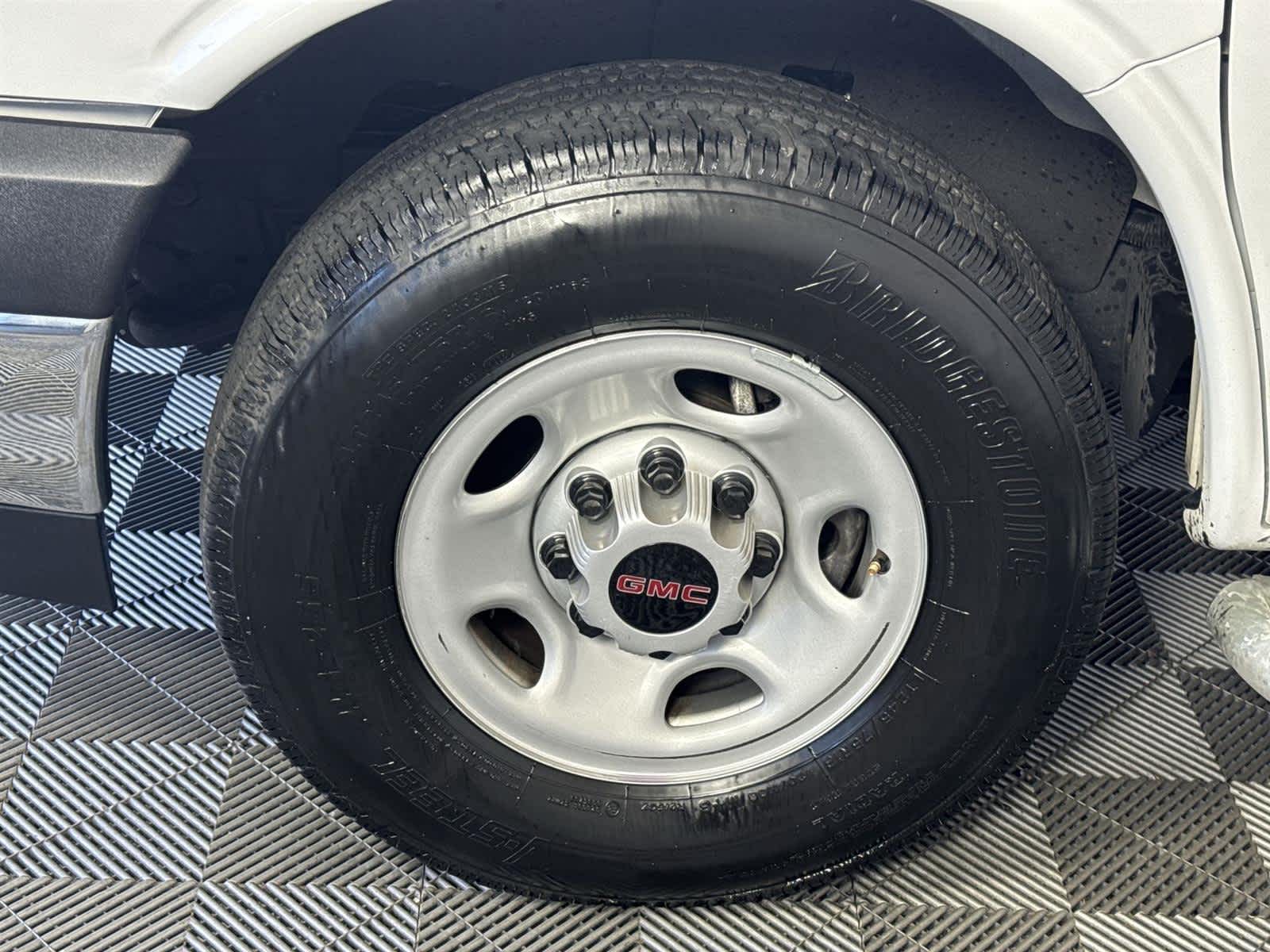 Thumbnail: 2024 GMC Savana - 11