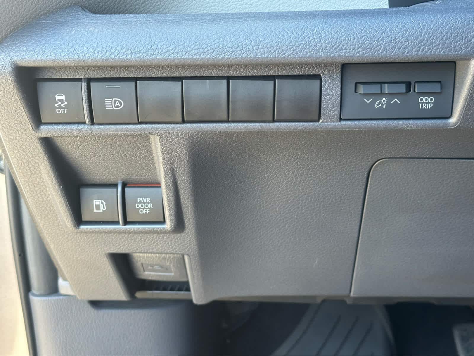 Thumbnail: 2021 Toyota Sienna - 19