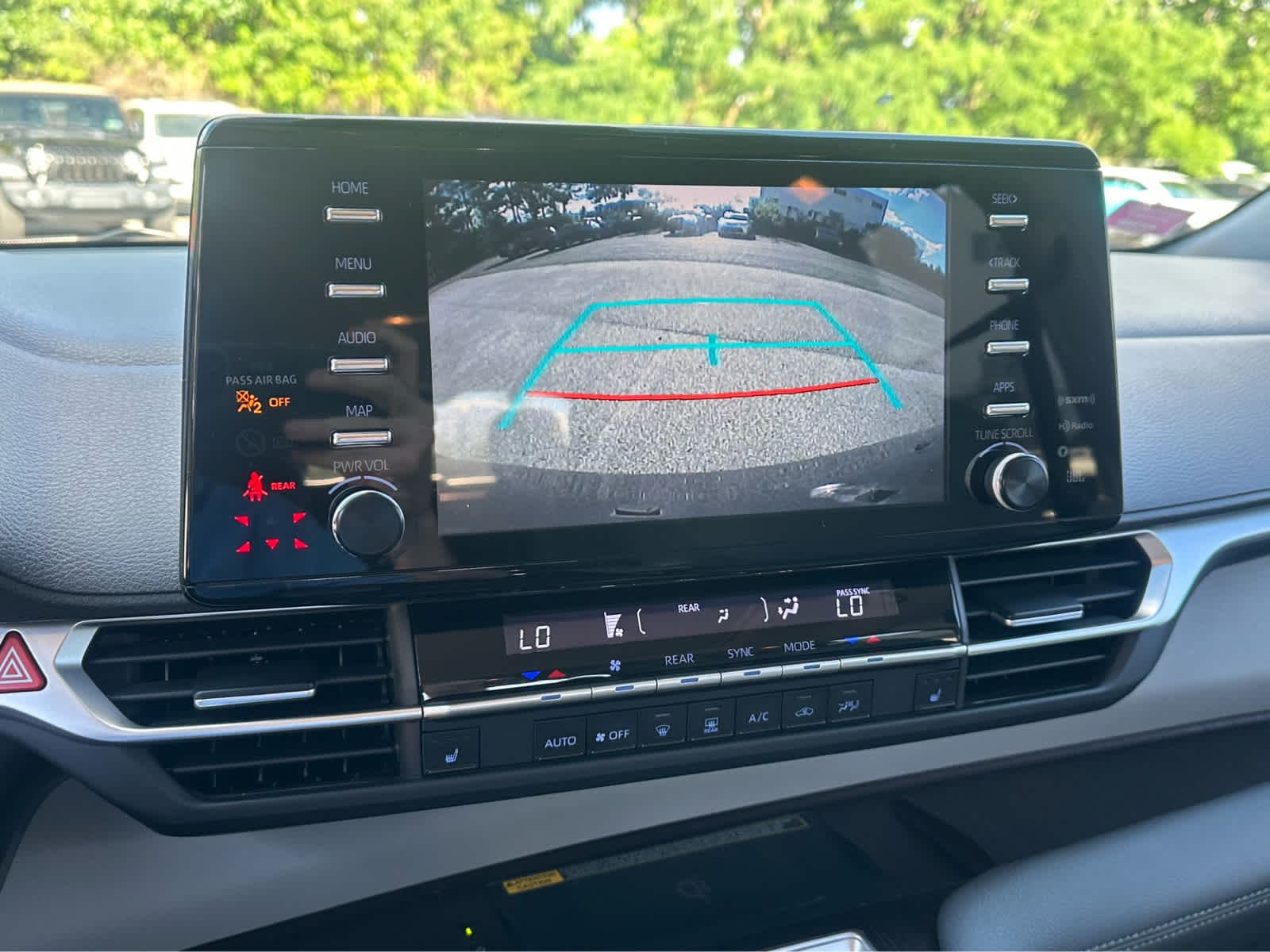Thumbnail: 2021 Toyota Sienna - 16