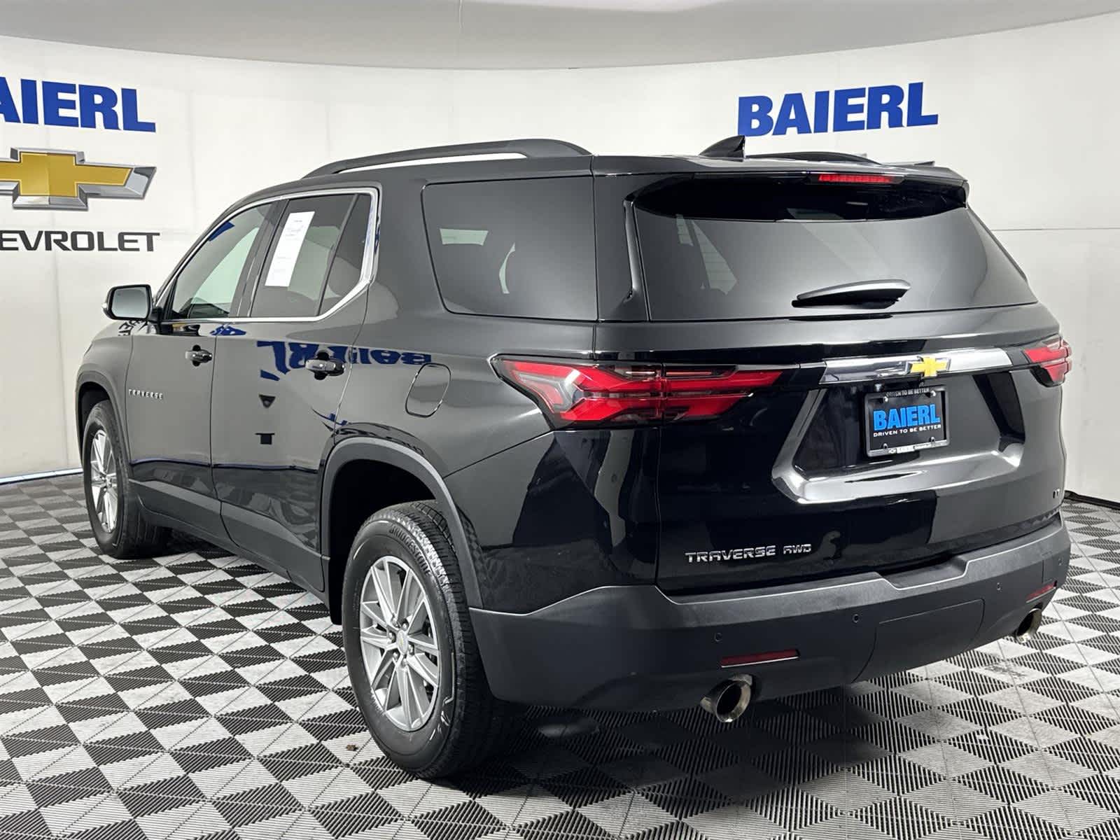 Thumbnail: 2023 Chevrolet Traverse - 3