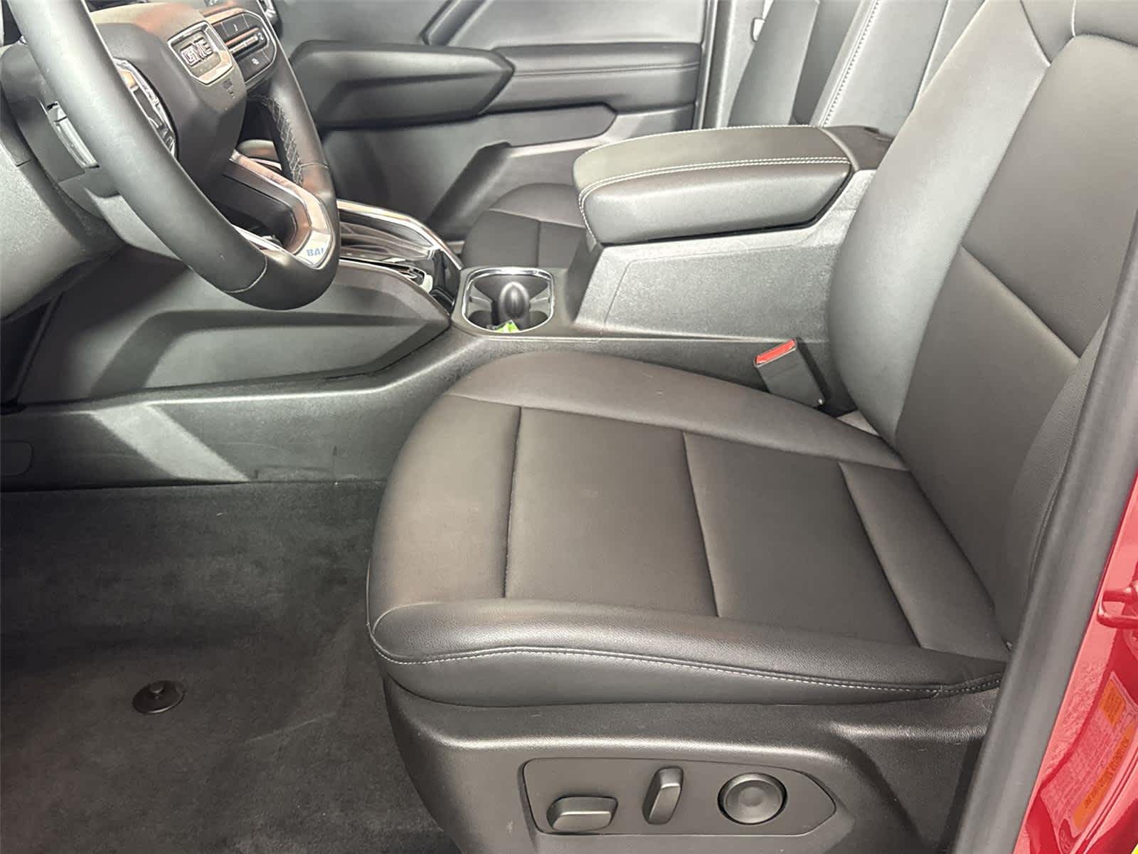 Thumbnail: 2024 GMC Canyon - 12