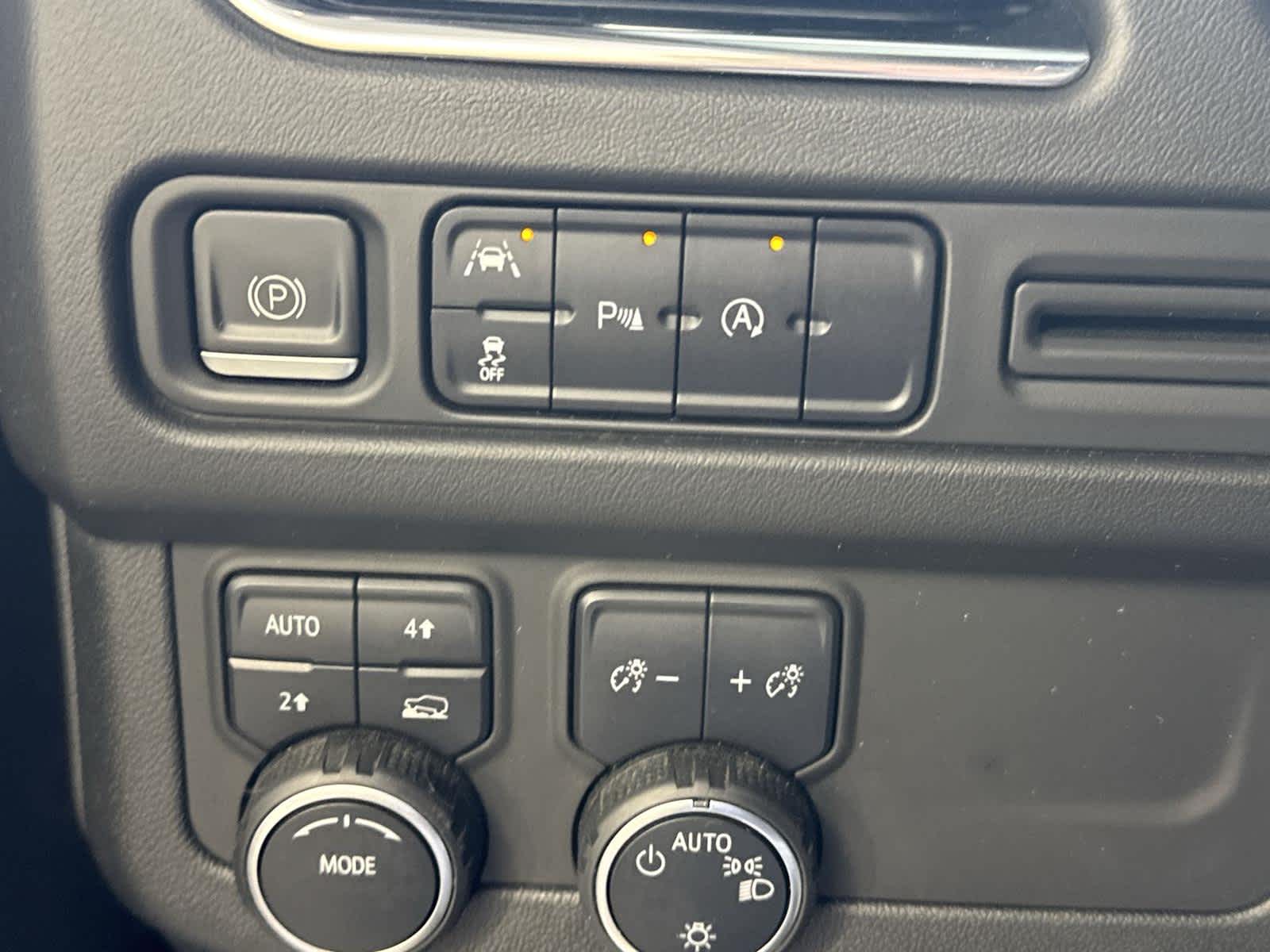 Thumbnail: 2023 Chevrolet Suburban - 24