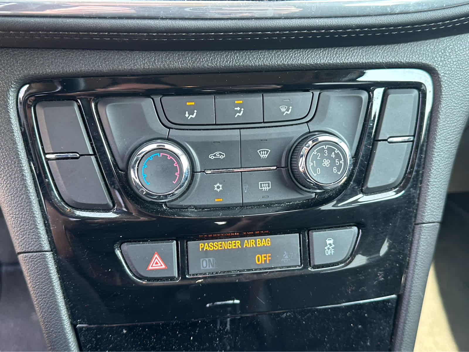 Thumbnail: 2020 Buick Encore - 16