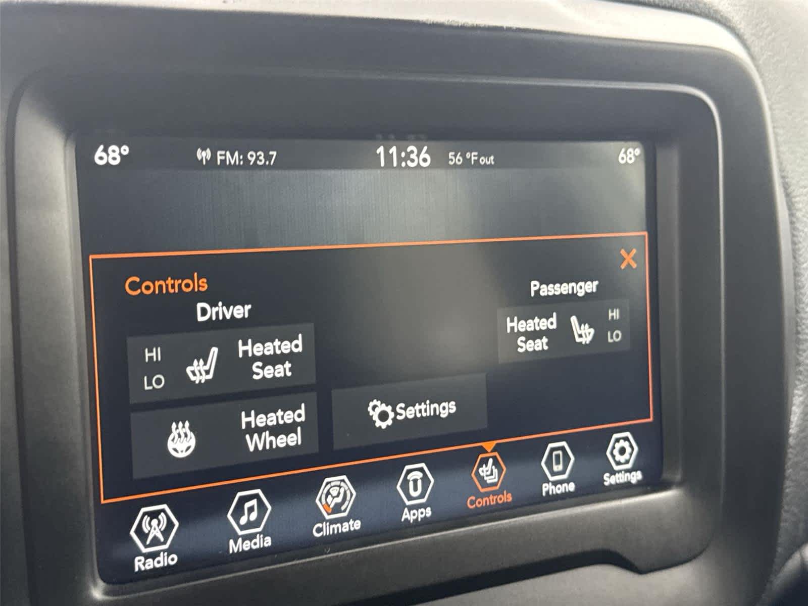 Thumbnail: 2020 Jeep Renegade - 20