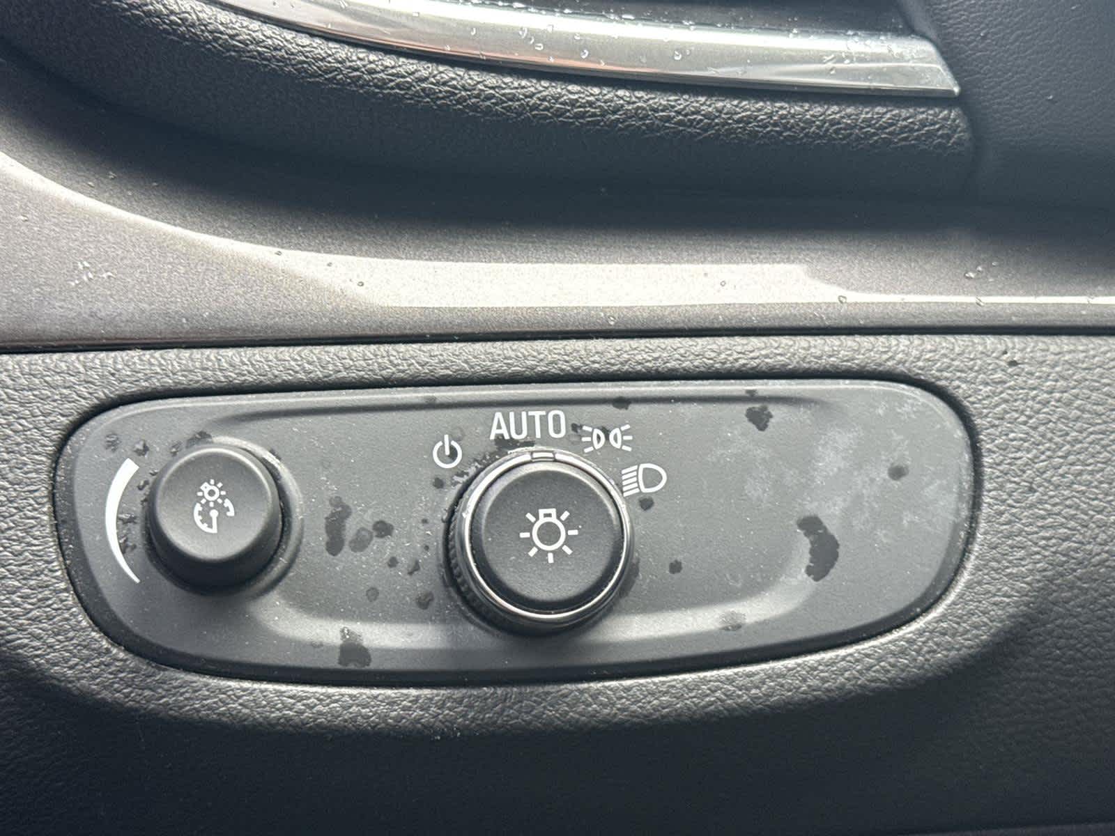 Thumbnail: 2021 Buick Encore - 22