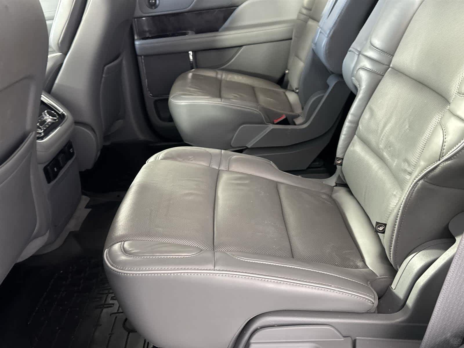 Thumbnail: 2019 Lincoln Navigator - 14