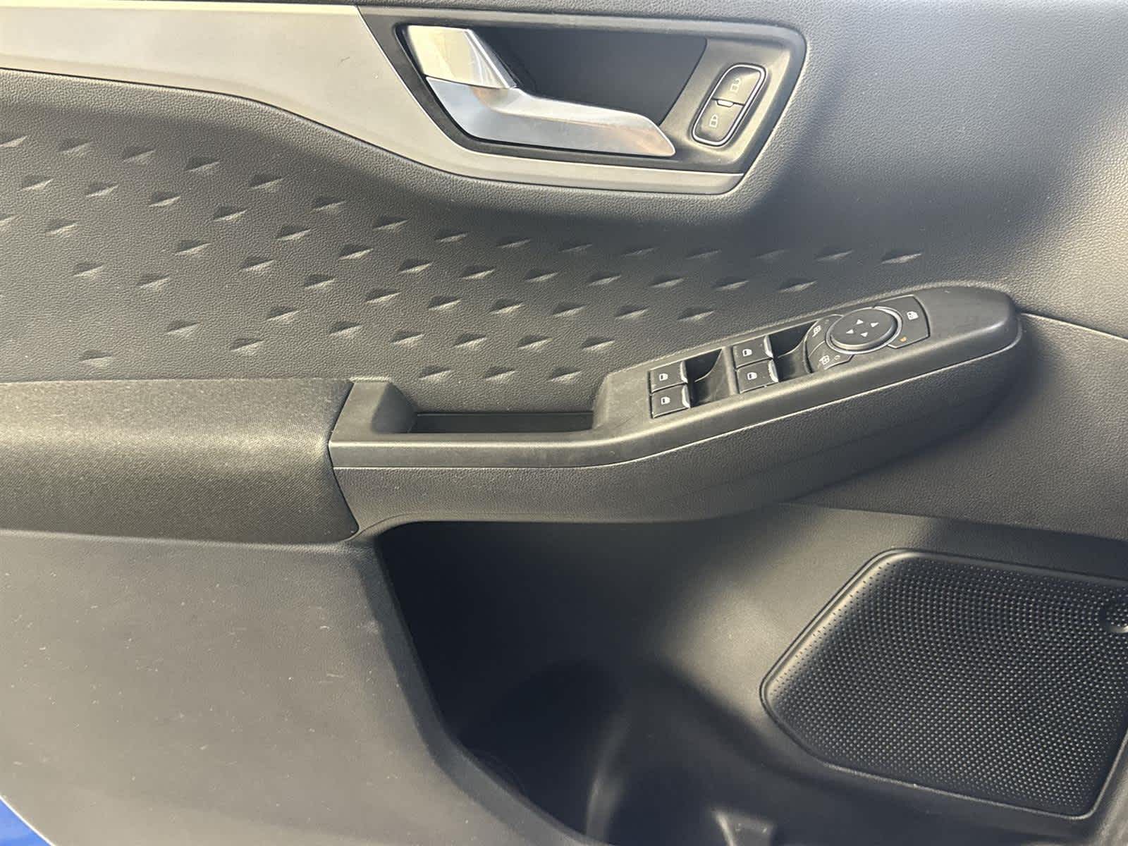 Thumbnail: 2020 Ford Escape - 22